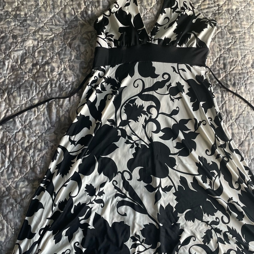 DO+BE Elegant Black and White Floral Dress